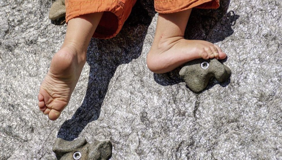 barefoot-3569057-1920